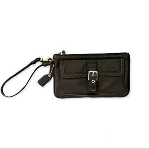 Coach women signature wristlet Color Black